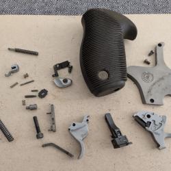 Pi&egrave;ces d&eacute;tach&eacute;es pour revolver TAURUS Tracker mod627