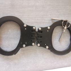 Menottes neuf haute s&eacute;curit&eacute; avec clefs
