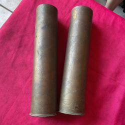 Artisanat de tranch&eacute;es, lot de deux obus vides avec gravures, pas de prix de r&eacute;serve