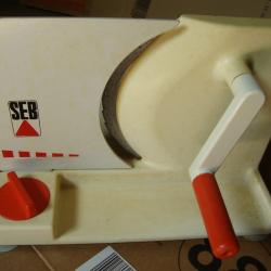 TRANCHEUSE MANUELLE 70' - SEB- CUISINE -PAIN- CHARCUTERIE - ANCIEN - VINTAGE