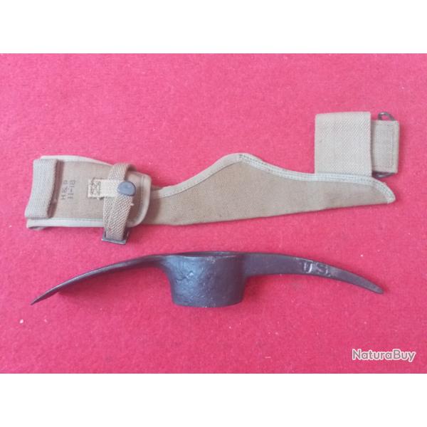 pioche et housse US WW1 toile OD, le crochet de fixation au ceinturon est pr�sent. Marquages pr�sent