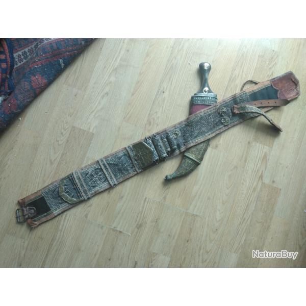 Djambiya du Y�men ancienne-fourreau et ceinture tr�s ornement�e-