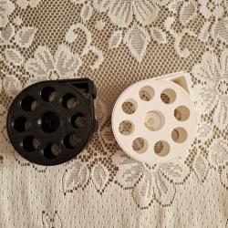 D&eacute;vidoirs NOIR et BLANC pour pastilles autocollante de 15 ou 19mm