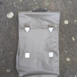 sac sacoche arm&egrave;e suisse reglable haute ou basse rangement militaire pour vetement document