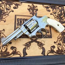 Smith & Wesson Hand Ejector 1st Model cal. .32 S&W Long, coffret d'&eacute;poque et accessoires