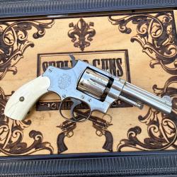 Smith & Wesson Hand Ejector 1st Model cal. .32 S&W Long, coffret d'&eacute;poque et accessoires