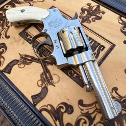 Smith & Wesson Hand Ejector 1st Model cal. .32 S&W Long, coffret d'&eacute;poque et accessoires