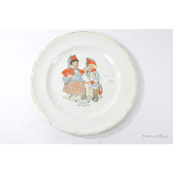 Assiette parlante La Goutte, cantini�re et soldat Premier Empire; Napol�on Premier. St Amand