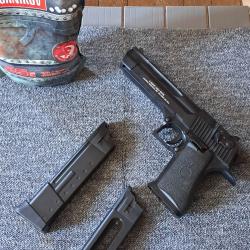R&eacute;plique airsoft desert eagle co2 + 2 chargeurs + 4k billes