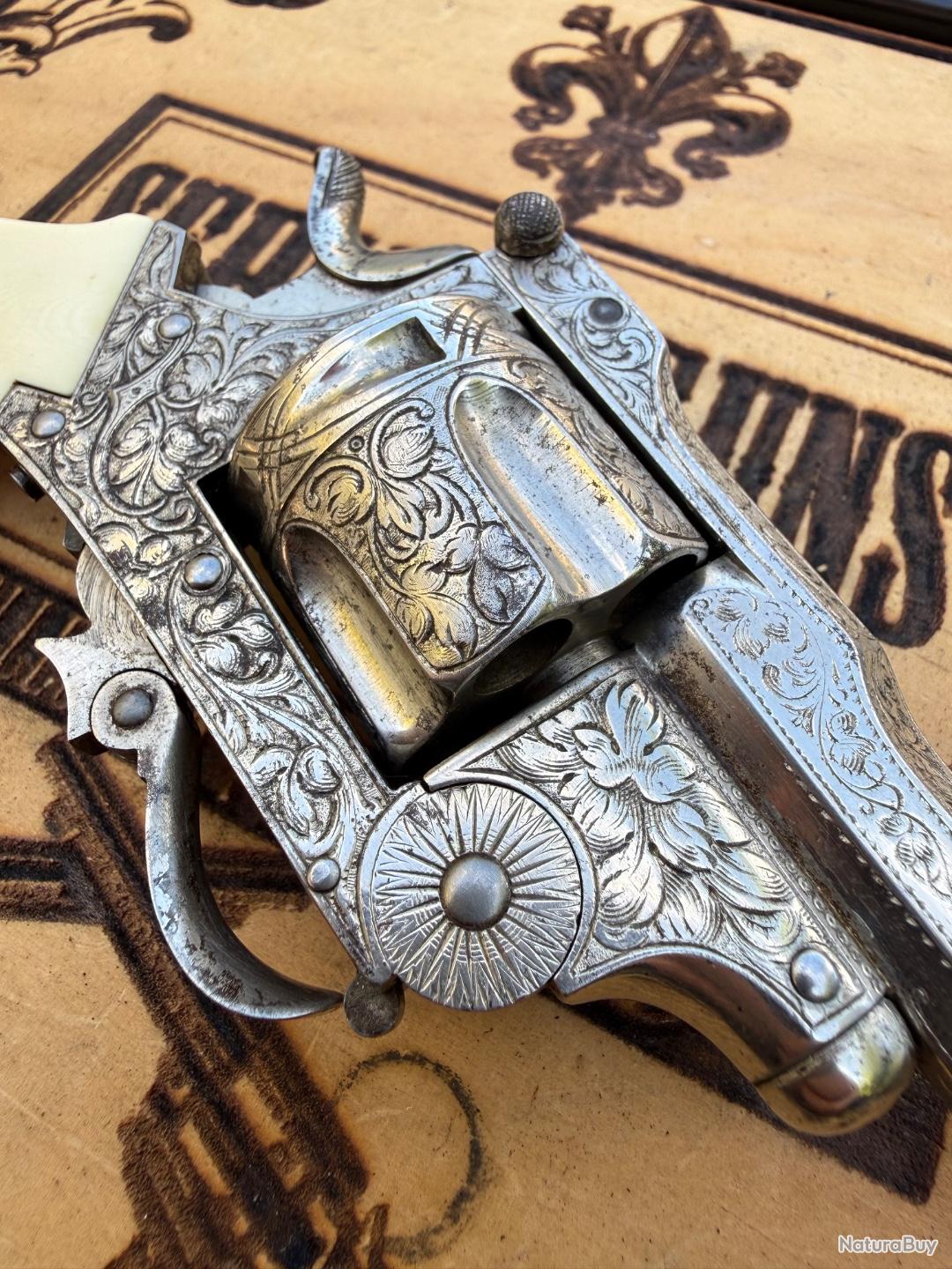 superbe-petit-revolver-brisure-grav-plaquettes-en-ivoire-coffret