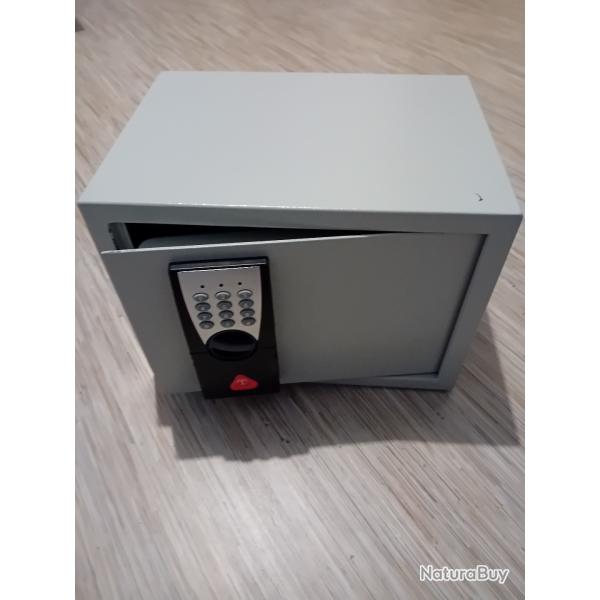 Coffre de s�curit� �lectronique - 17 L Technosafe avec facture