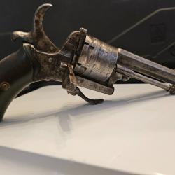 R&eacute;volver 7mm &agrave; broche Le Parisien type Lefaucheux .