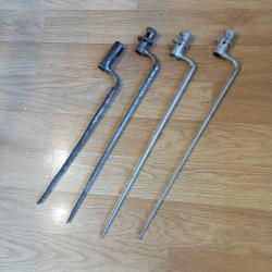 Lot de quatre ba&iuml;onnettes &agrave; douilles 1822 et r&eacute;volutionnaires