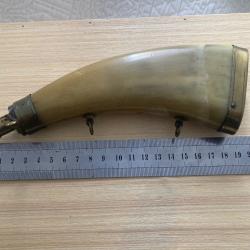 Poire &agrave; poudre noire