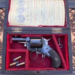 Int&eacute;ressant WEBLEY No.2 calibre .320 Long ou court � marquage S.W. Silver & Co., 66 Cornhill London