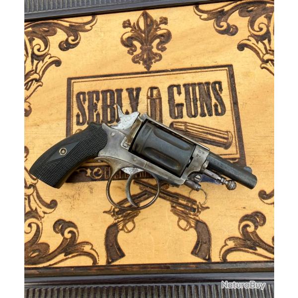 Revolver � pontet 6mm velodog � apte poudre vive� bonne m�canique.
