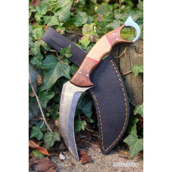 Couteau Karambit Lame Damas Acier 256 Couches Manche 2 Bois Etui Nylon Fabrication Artisanale 00