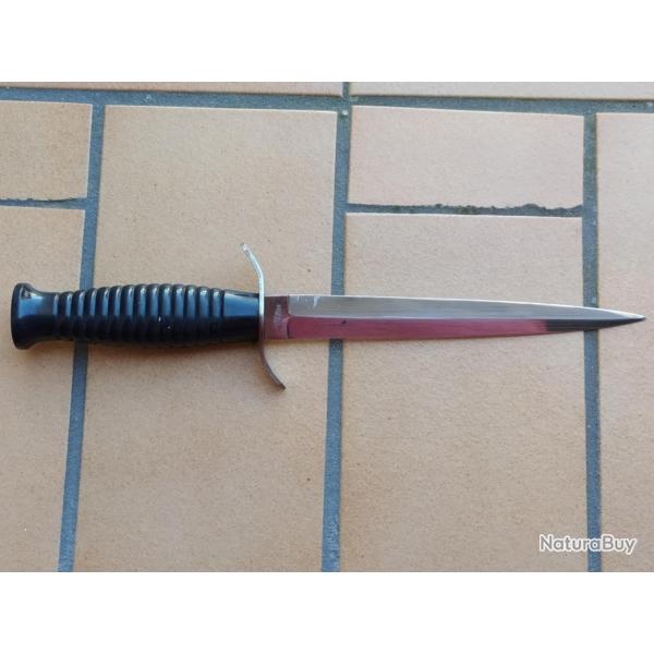 POIGNARD DAGUE DE FOYER COMMANDO