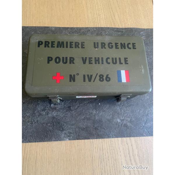Bo�te militaire 1 urgence acier 1986