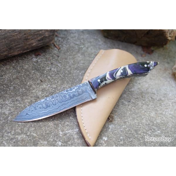 Couteau Skinner de Poche Lame Acier Damas 256 Couches Manche Ghost Etui Simili Fab Artisanale