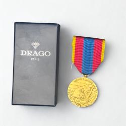 (14.021) M&eacute;daille de la D&eacute;fense Nationale - Or - Drago