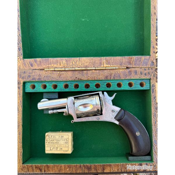 Superbe revolver 8mm92 fini par Gastinne-Renette � Paris � Grav�, m�canique parfaite, coffret