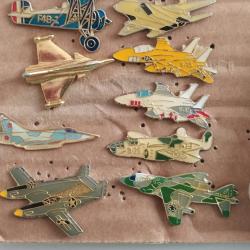 PINS LOT DE 13 AVIONS  DE COMBAT MIRAGE DASSAULT  F15 B29 BIPLAN US AIR FORCE