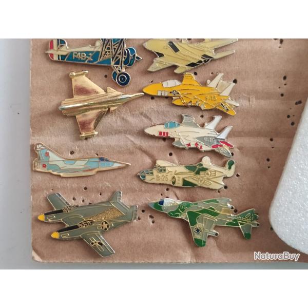 PINS LOT DE 13 AVIONS  DE COMBAT MIRAGE DASSAULT  F15 B29 BIPLAN US AIR FORCE