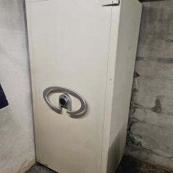 Rare coffre-fort blind&eacute;, armoire forte BAUER 2000kg 190cm de haut