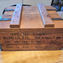Caisse de munitions - Grenades F1 - Ann&eacute;es 70