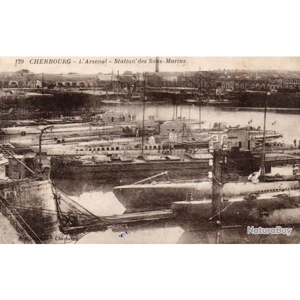 Carte postale de Cherbourg, L'Arsenal - Station des Sous-Marins -N�8031