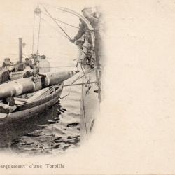 Carte Postale Ancienne - Embarquement d'une Torpille -N&deg;8031