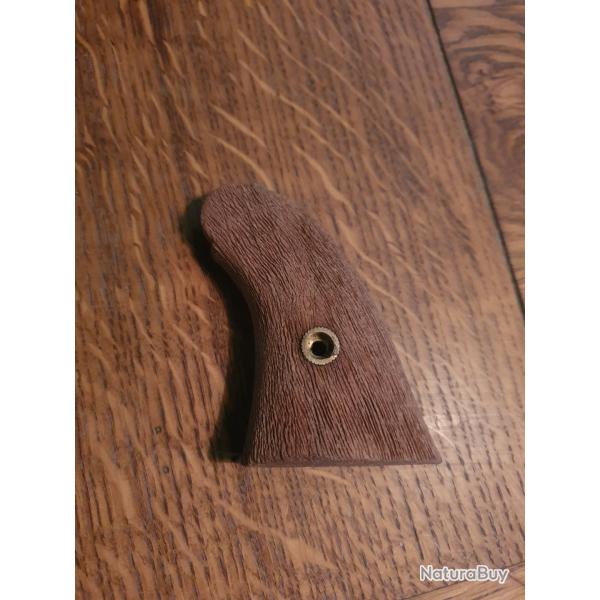 Vend crosse pour r�volver remington 1858 pietta en noyer travaill� pour le grip