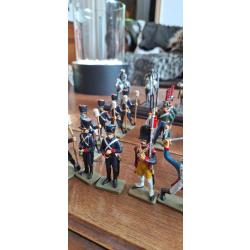 Lot 44 soldats de plombs starlux