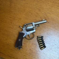 Revolver Bulldog calibre 32.