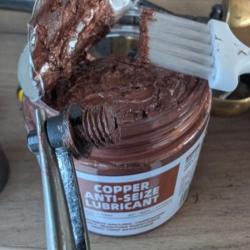 GRAISSE LUBRIFIANTE AU CUIVRE -40&deg; A +1100&deg; POUR VOS ARMES A POUDRE NOIRE ; PAS DE VIS CHEMINEES