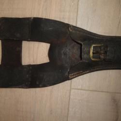 SUPPORT CUIR POUR BAIONNETTE CHASSEPOT DE CHEZ " GODILLOT"