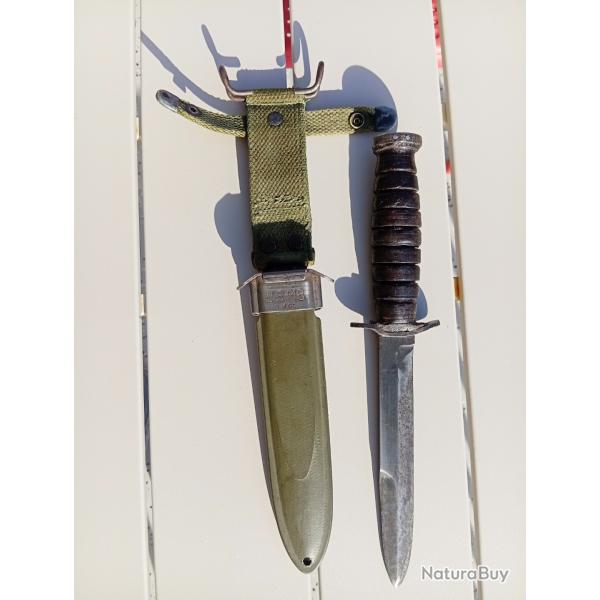 poignard USM3 avec fourreau