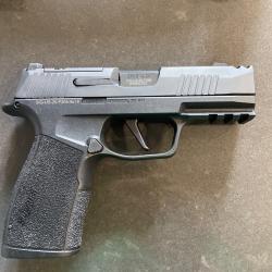 Sig Sauer P365 xmacro