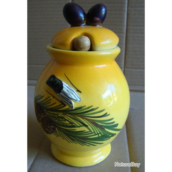 Albert Ferlay Vallauris moutardier � d�cor de pommes de pin et cigale