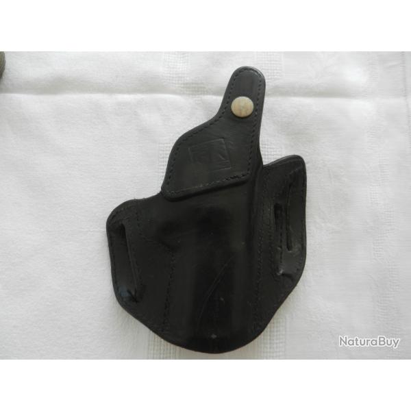 ancien �tui cuir pour revolver Manurhin ou Smith & Wesson Police Nationale