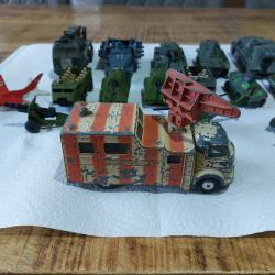 V&eacute;hicules militaires. Jouets