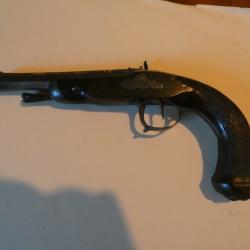 PISTOLET &Agrave; PERCUSSION SIGN&Eacute; SUR LE CANON &laquo; CANON * TORDU &raquo;