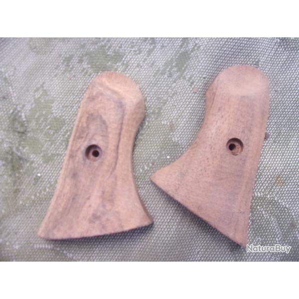 crosses brutes r�plique revolver type western pour Rogers et Spencer ..apparemment