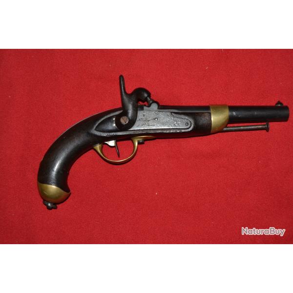 pistolet mod�le 1822Tbis construit neuf � percussion Mre de St Etienne napol�on III