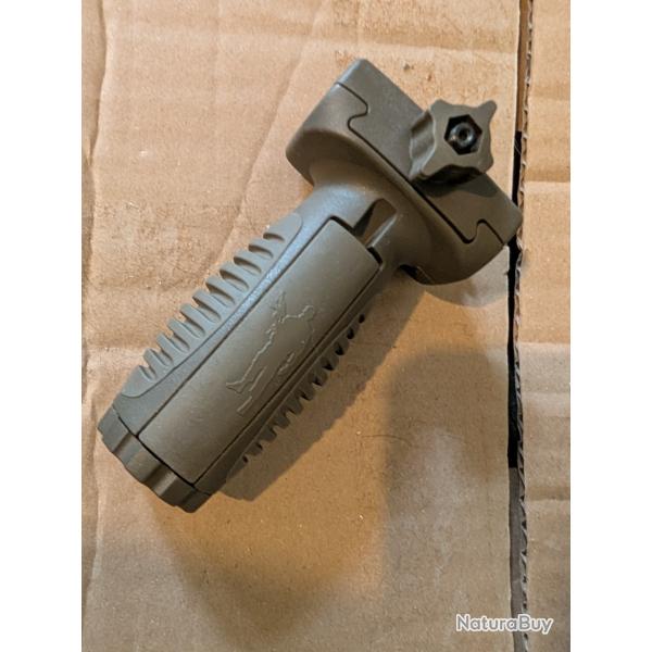 Poign�e fab defense sable