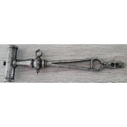 RARE CLE DE ROUET XVI&egrave;me XVII&egrave;me SIECLE