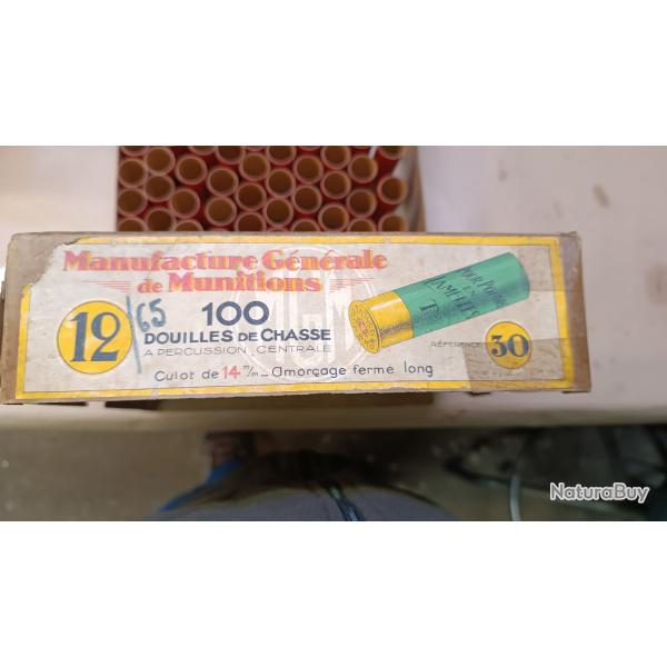 Boite de 82 douilles amorc�es, cal 12/65