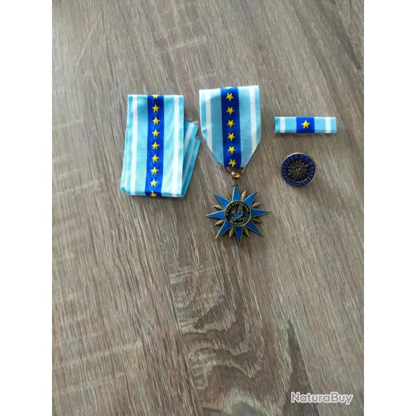 Etoile Europ�enne du D�vouement civil et Militaire bronze, ruban, pin's, Dixmude (associative collec