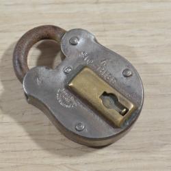 Cadenas Militaire Anglais Britsh WWI WWII GB soldat  collection (20B)